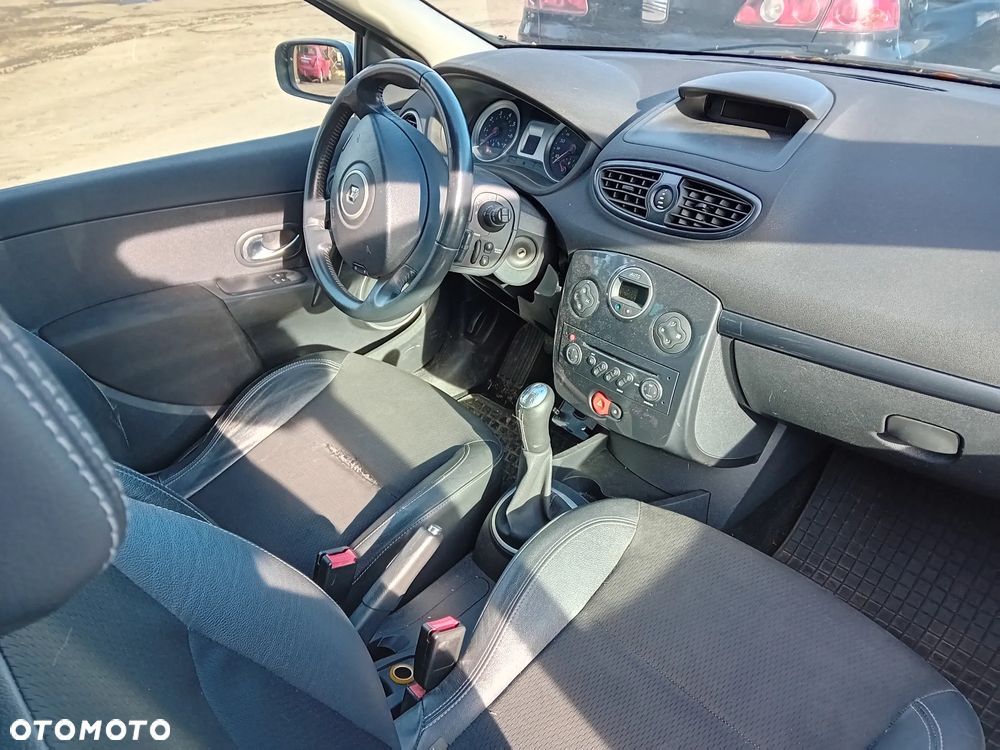*RENAULT CLIO III* Samochód na części - 3
