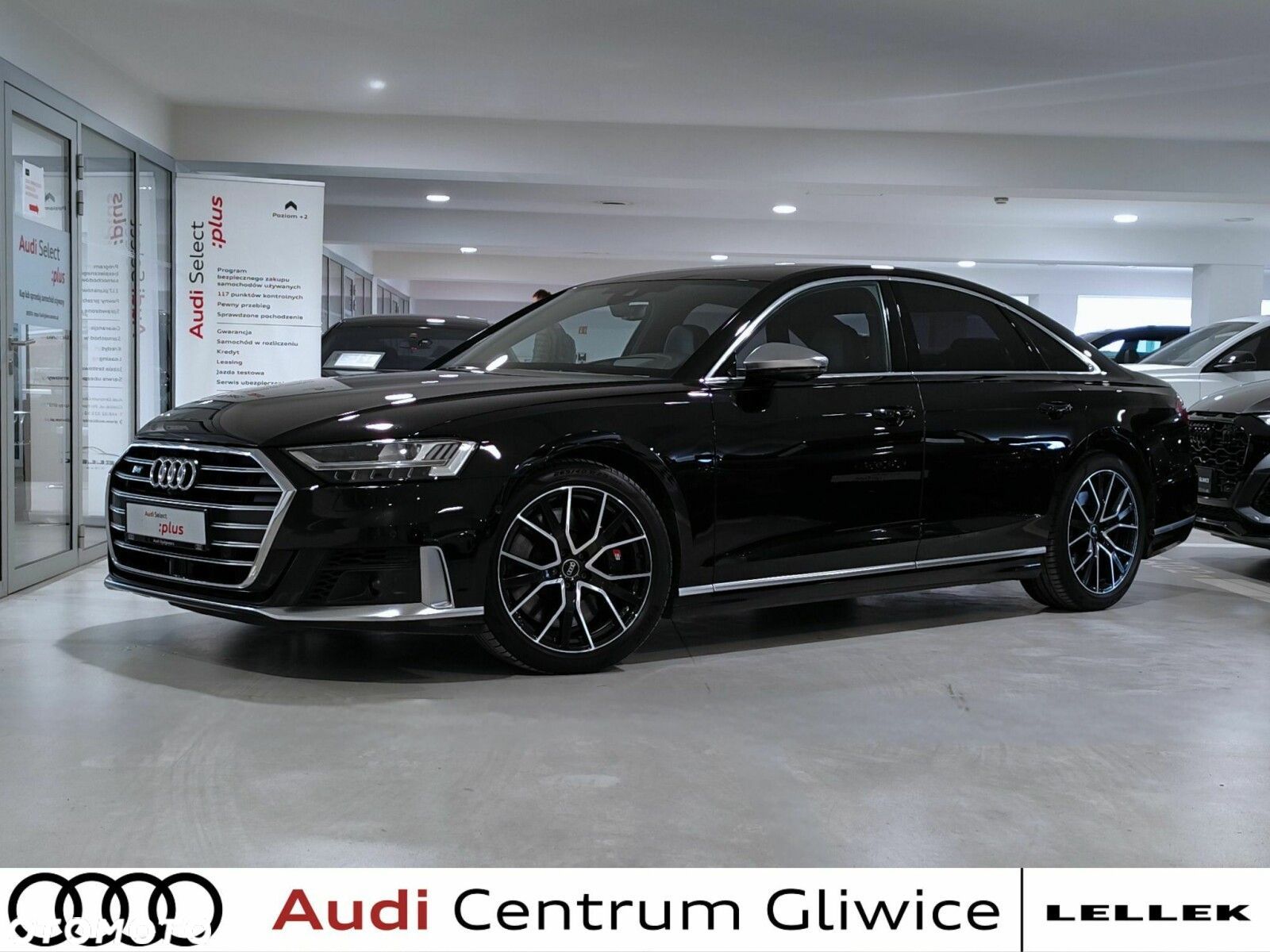Audi S8 - 1