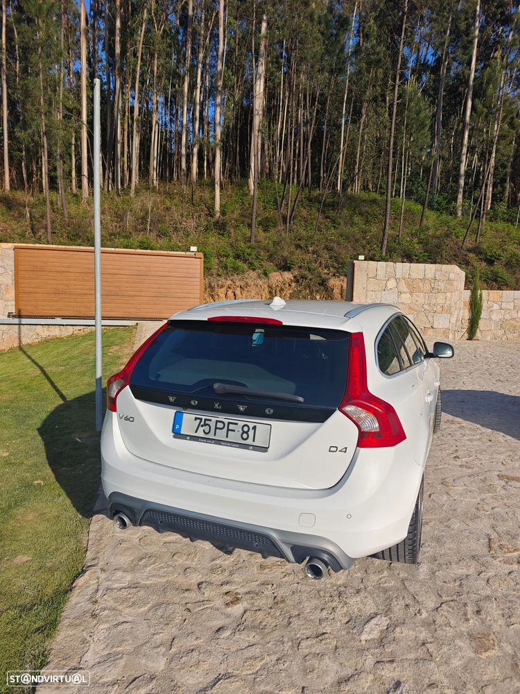 Volvo V60 2.0 D4 R-Design Summum - 11