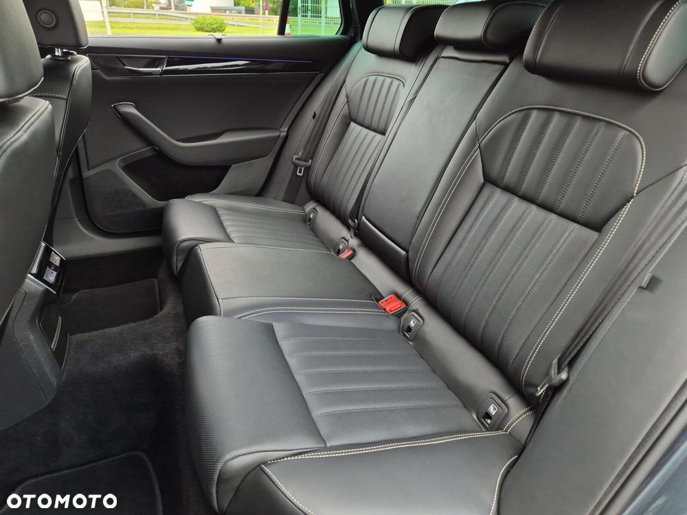 Skoda Superb 2.0 TDI SCR 4x4 L&K DSG - 17