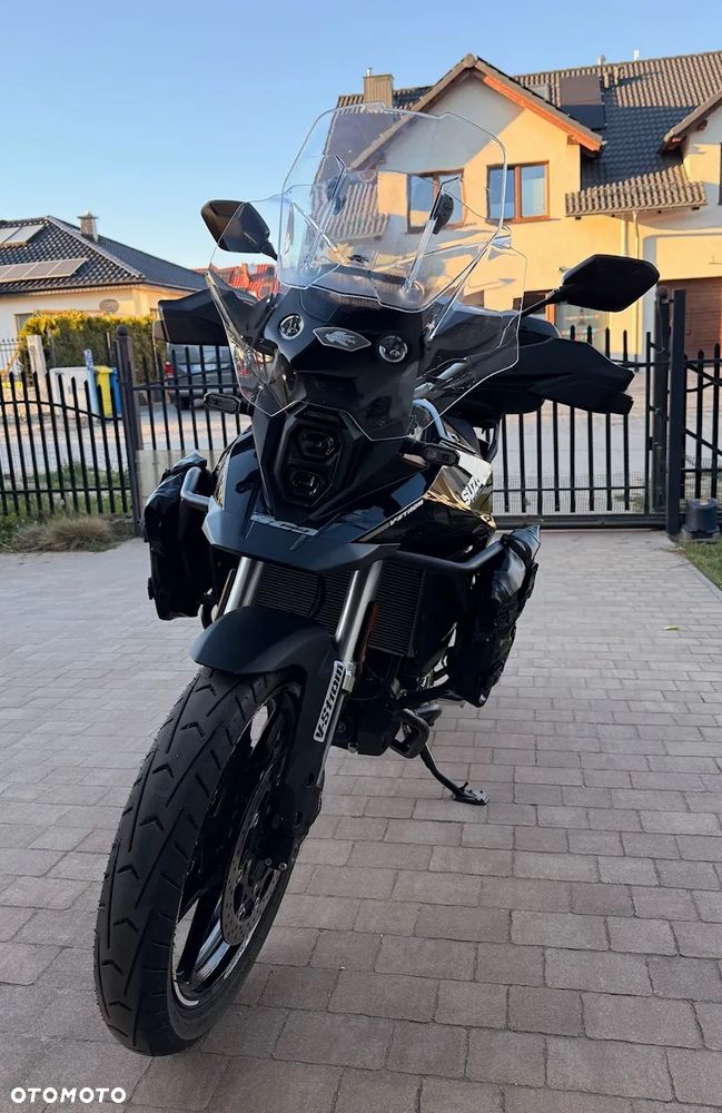 Suzuki V-STROM - 12