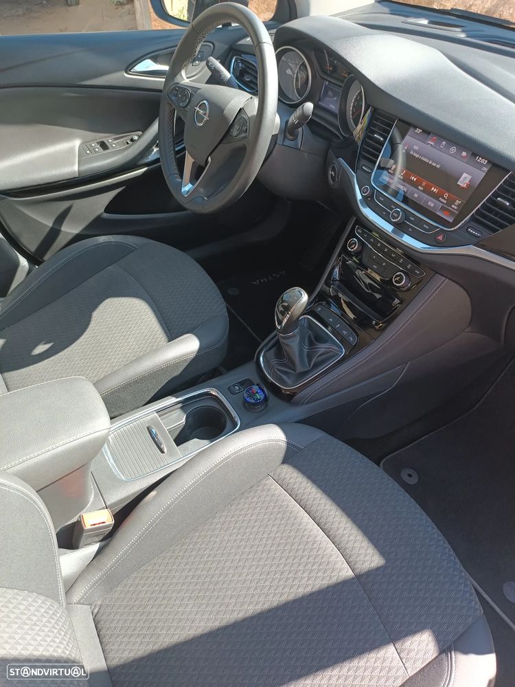 Opel Astra Sports Tourer - 10