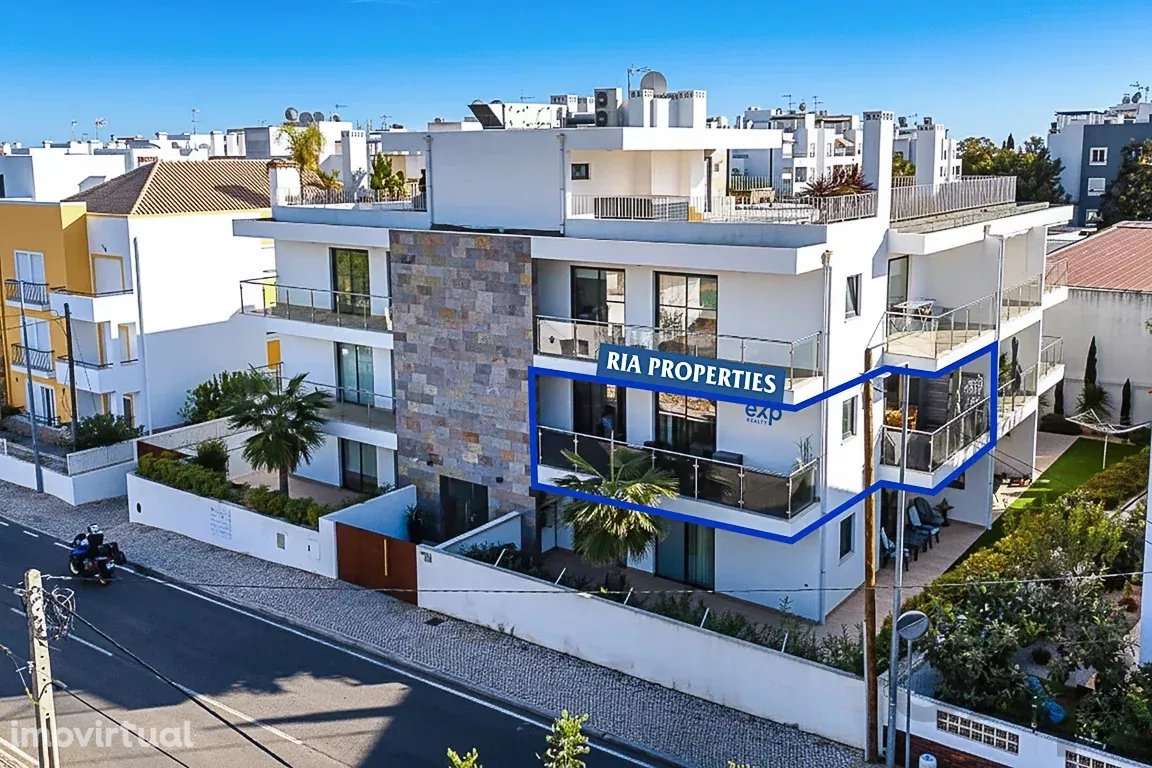 Apartamento moderno de 2 quartos com varanda privada e terraço partilh - Grande imagem: 2/53