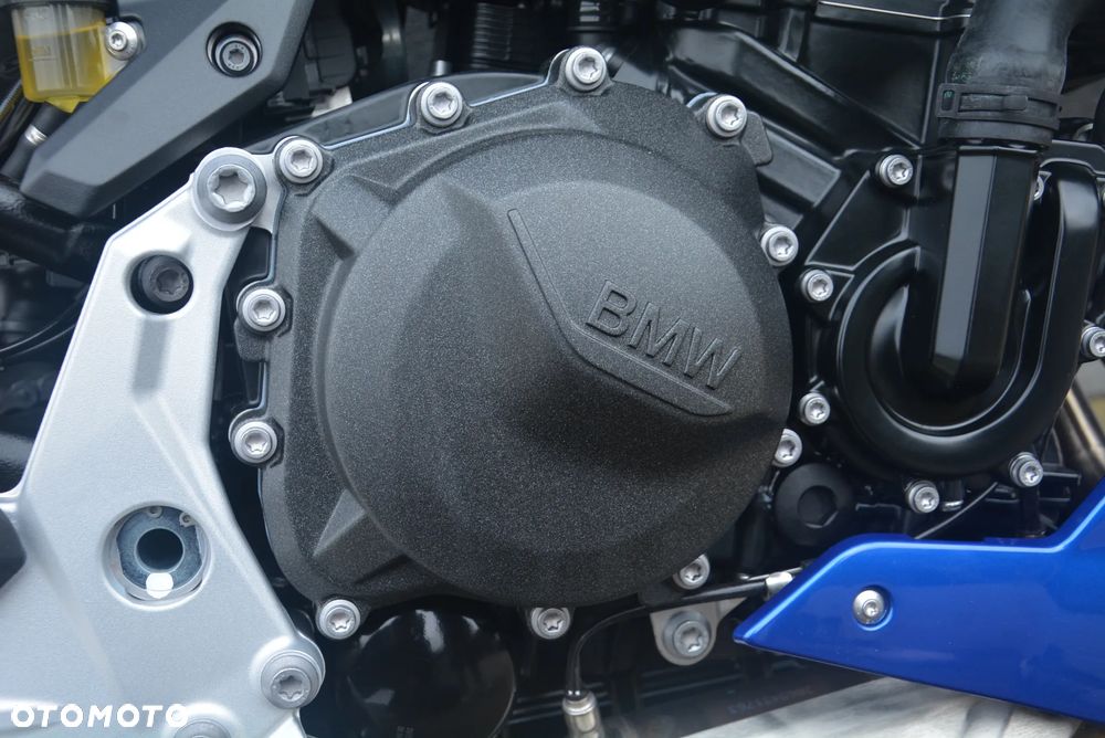 BMW F - 11