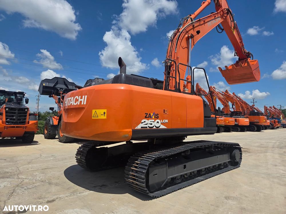 Hitachi ZX250LCN-6, 2019, 5.737h, CUPLA RAPIDA, cupa 1,55mc, inst picon, inst rotire, camera spate si laterale, latime 2,99m, ad sapare 7m, 3 pompe hidr HITACHI, consum 11,8l/h, lant 80% ok, ridica 16t, posibil leasing 3 ani-PROMOTIE 89.900 EUR+Tva - 4