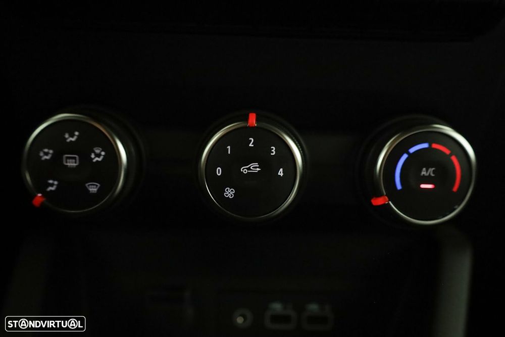 Renault Clio 1.0 TCe Evolution Bi-Fuel - 11