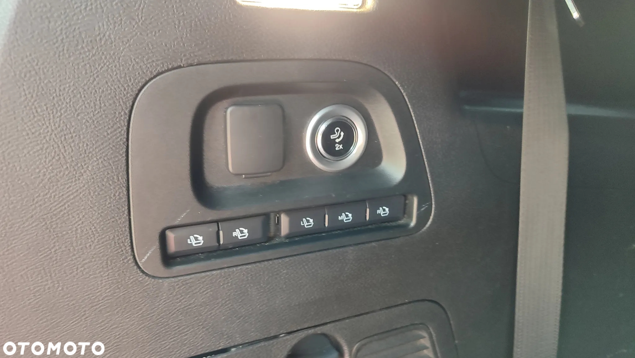 Ford S-Max 2.0 EcoBlue TITANIUM - 25