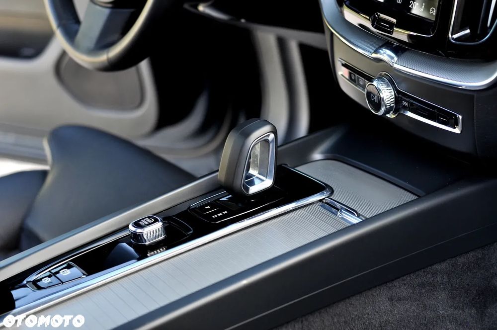 Volvo XC 60 B4 D Geartronic RDesign - 27