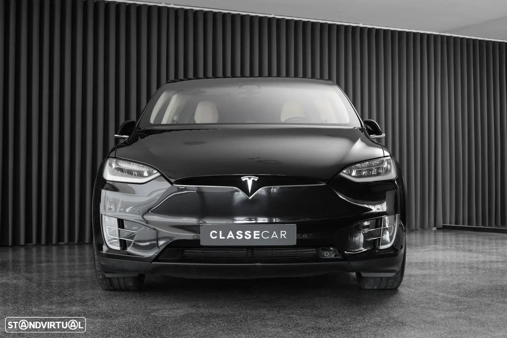 Tesla Model X 90D - 9