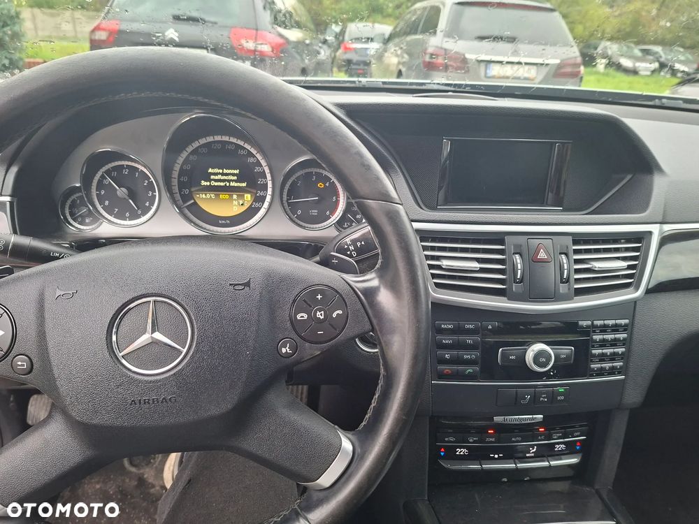 Mercedes-Benz Klasa E 220 CDI BlueEff Avantgarde - 12