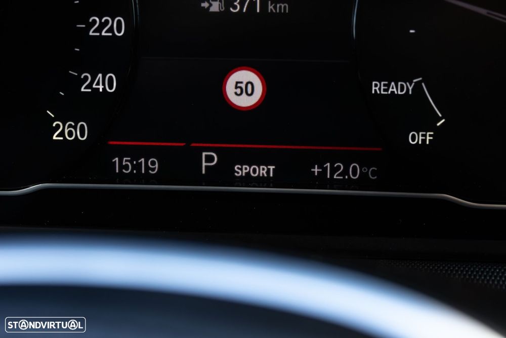 BMW 116 d Pack Desportivo M Auto - 32