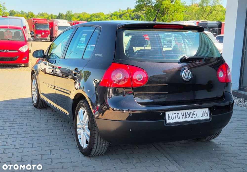 Volkswagen Golf - 5
