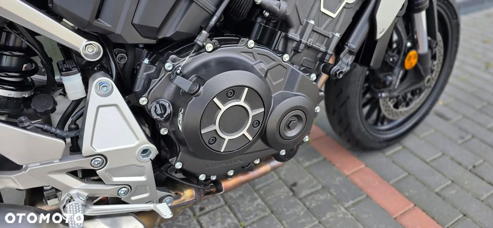 Honda CB - 21