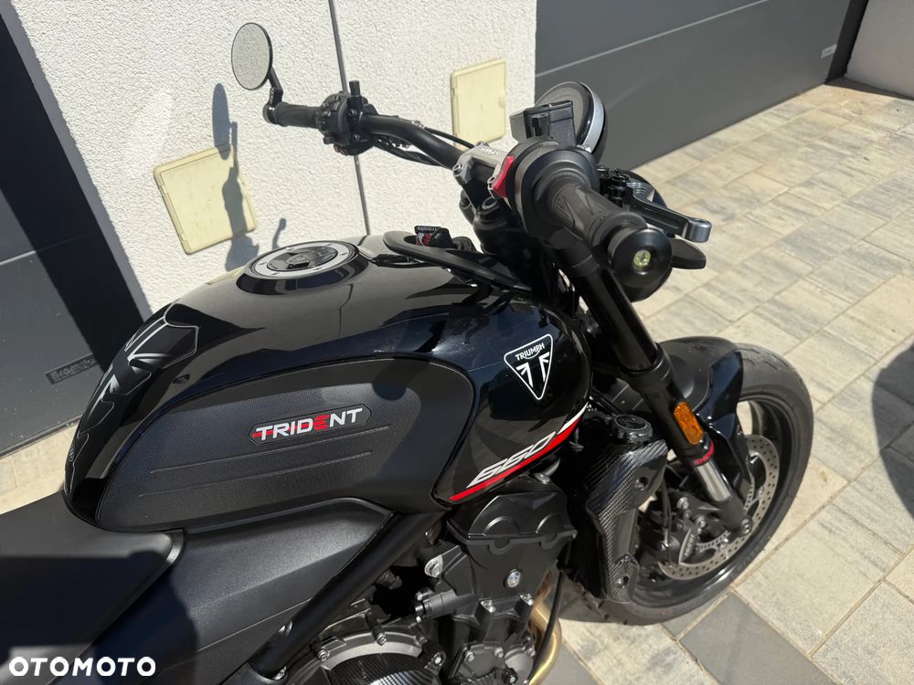 Triumph Trident - 9