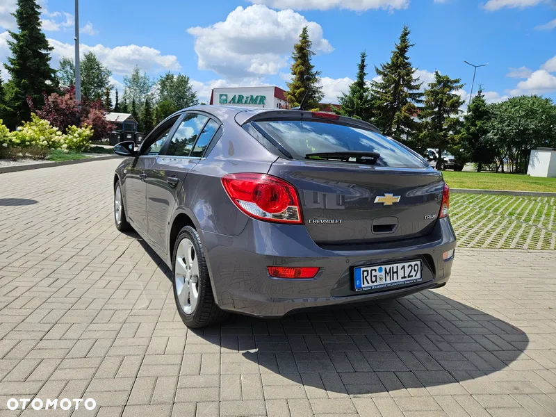 Chevrolet Cruze 1.8 LT - 12