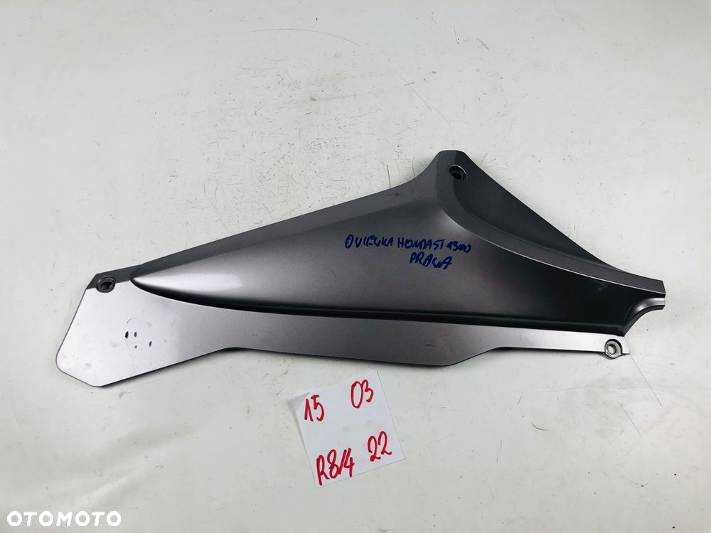 Honda ST 1300 Paneuropen owiewka zadupek ogon prawy