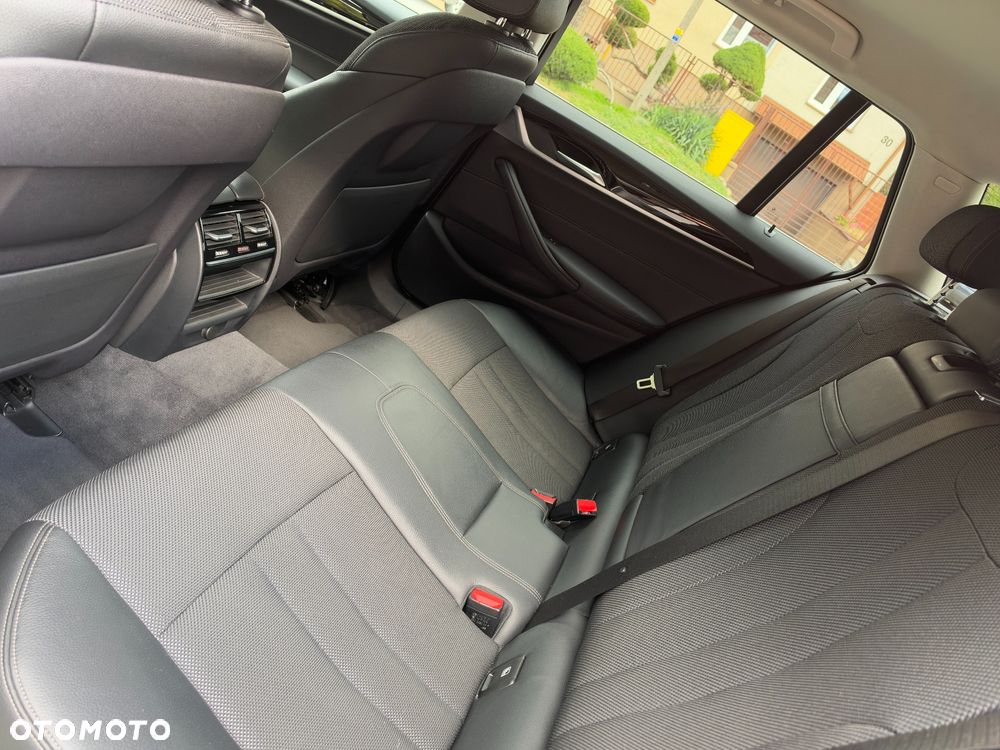 BMW Seria 5 520d Sport Line sport - 35