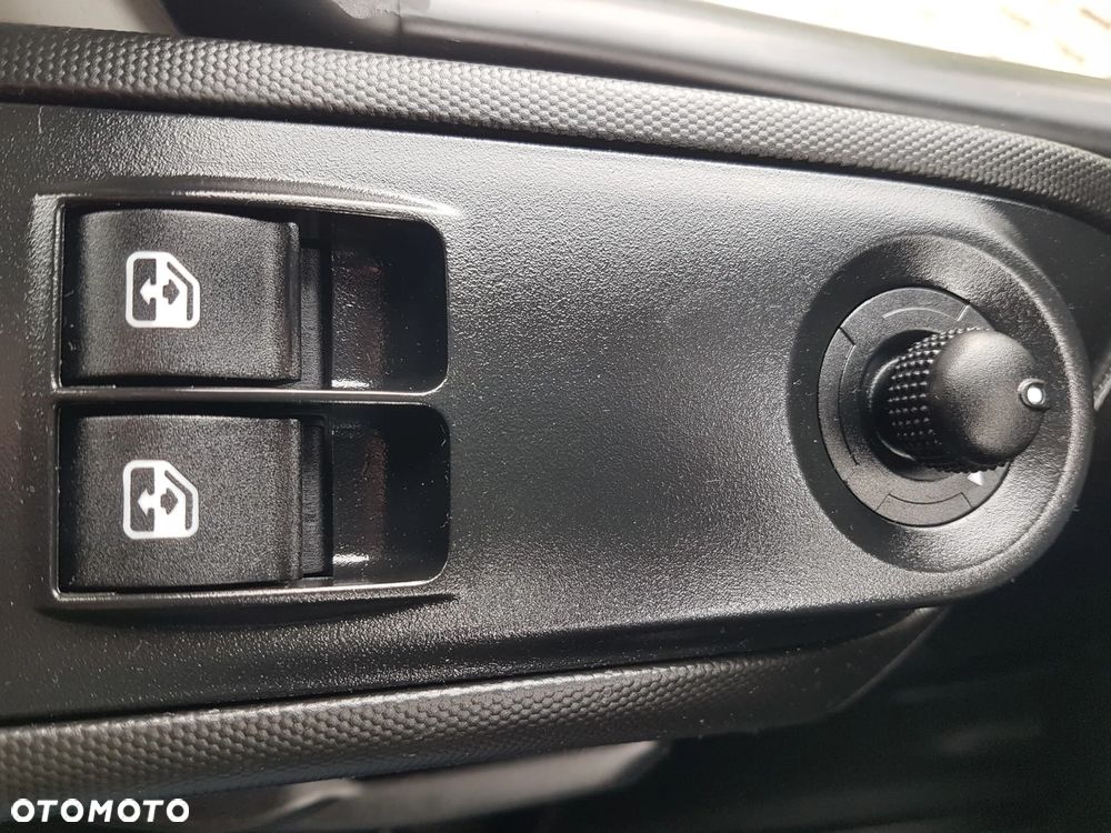 Iveco DAILY KONTENER NISKOPODŁOGOWY 4,43x2,23x2,42 SKLEP FOODTRUCK BAR KLIMA KONIOWÓZ KAMPER - 9