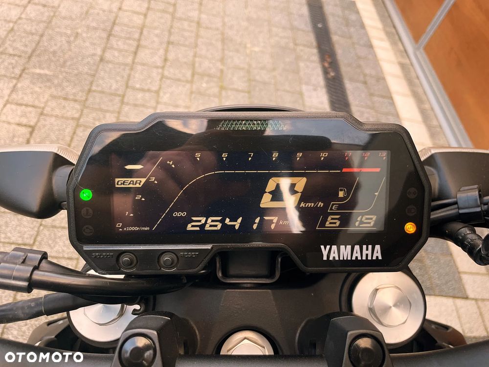 Yamaha MT - 8