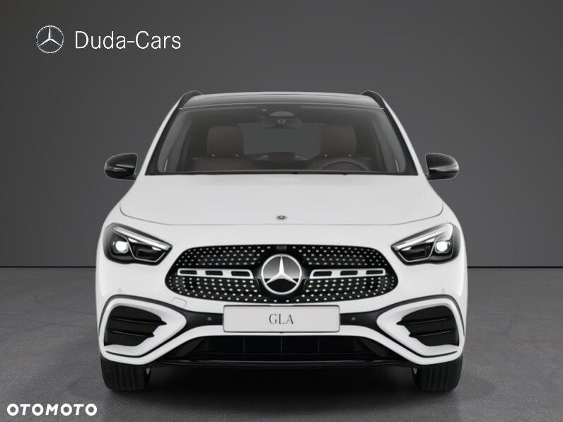 Mercedes-Benz GLA - 2