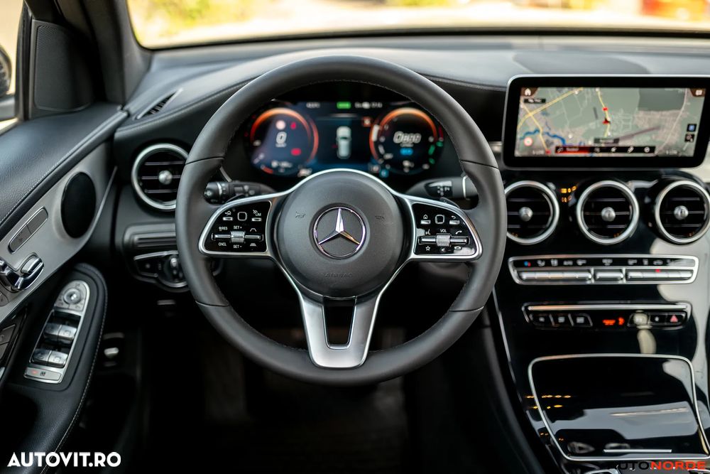 Mercedes-Benz GLC - 21
