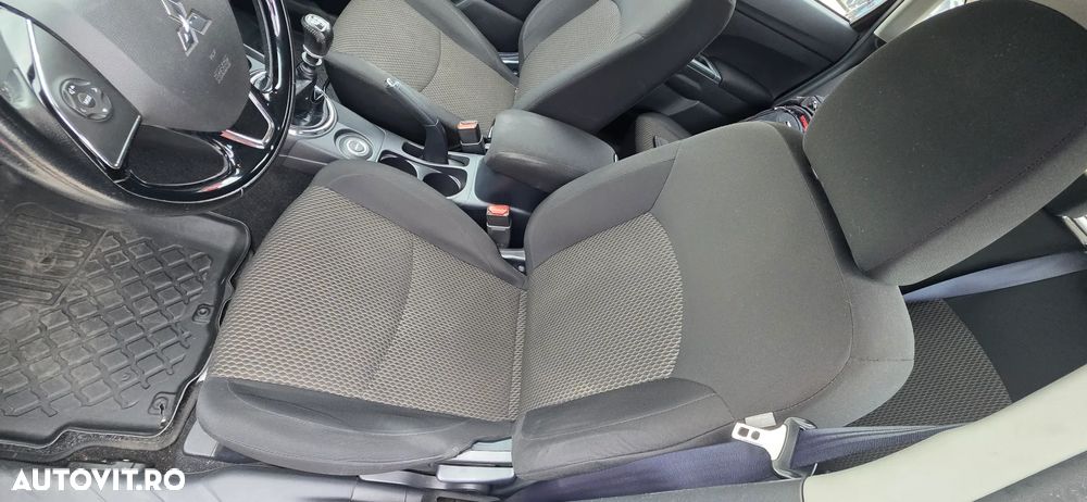Mitsubishi ASX - 11