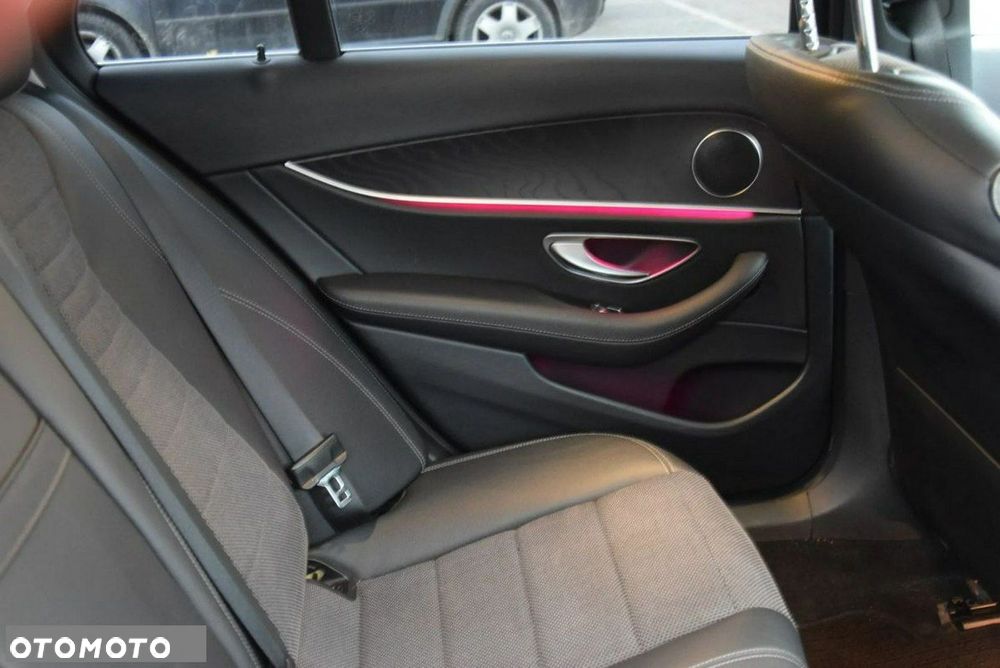 Mercedes-Benz Klasa E 200 d T 9G-TRONIC AMG Line - 17