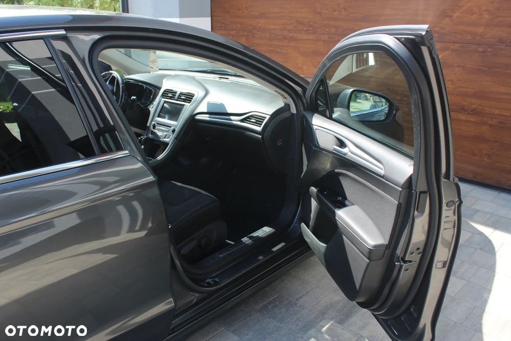 Ford Mondeo 2.0 TDCi Titanium - 11