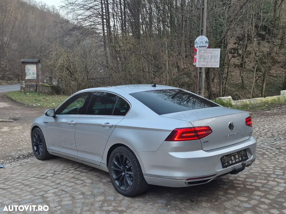 Volkswagen Passat - 16