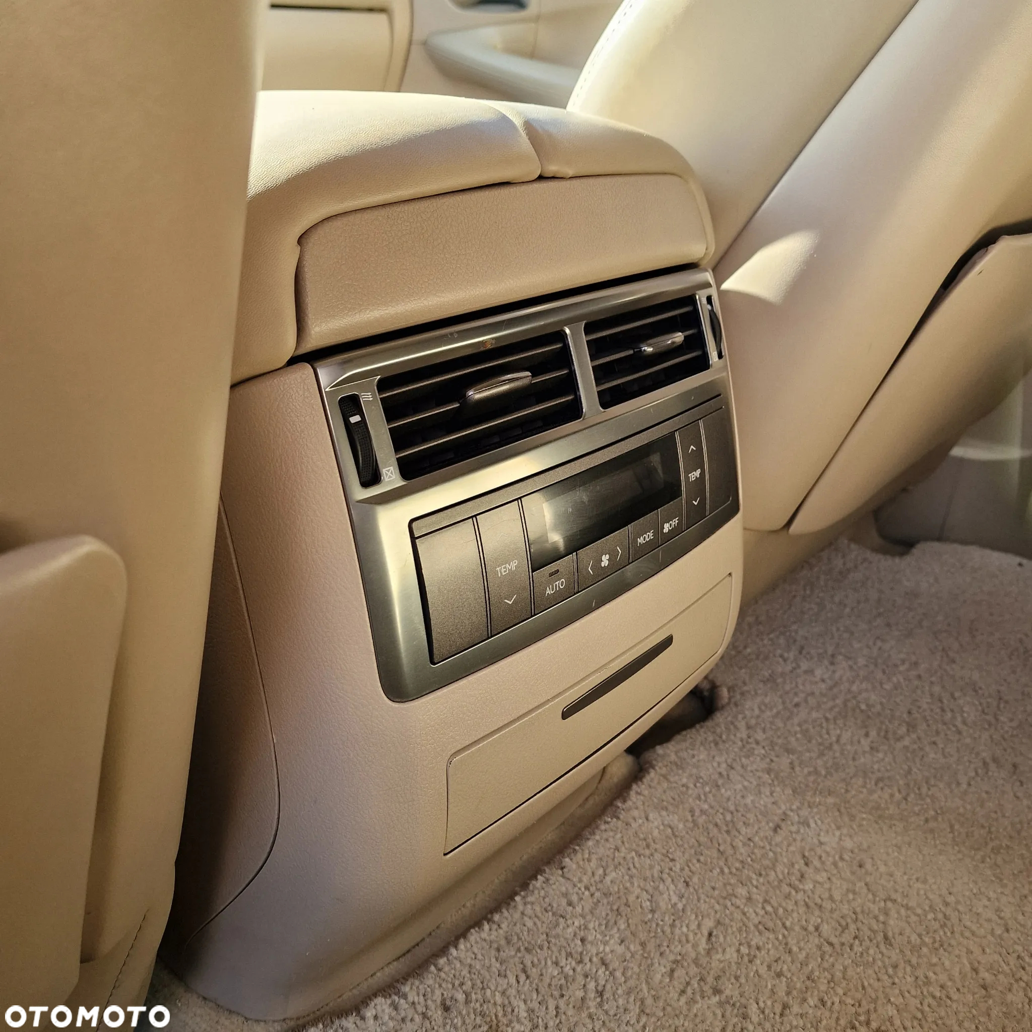 Lexus LX 570 - 10