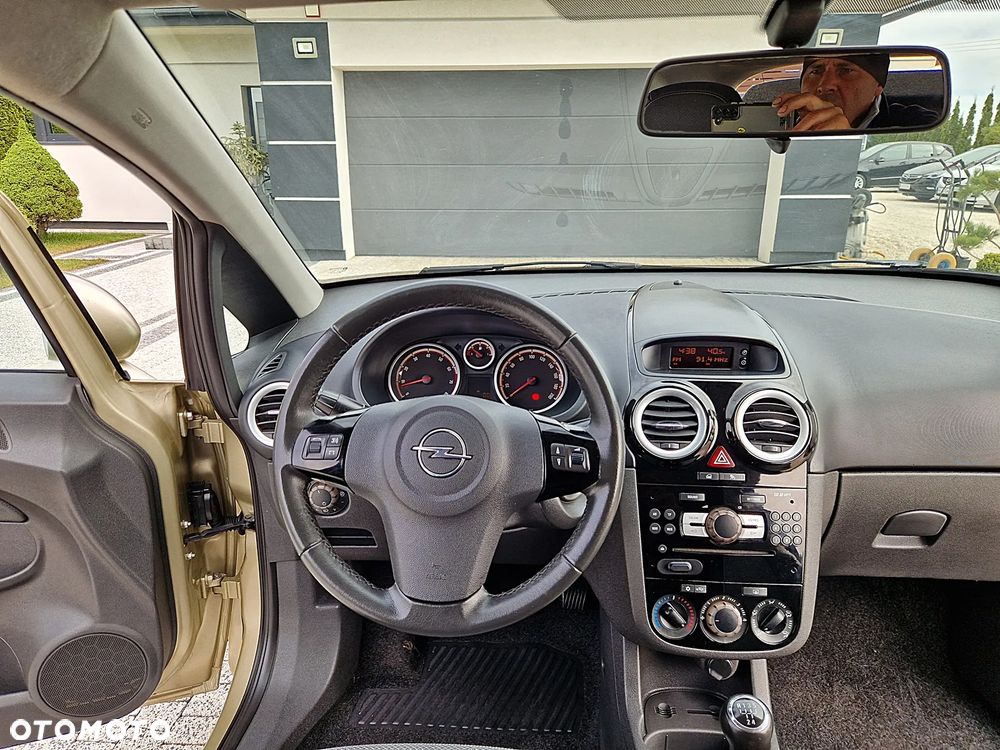 Opel Corsa 1.2 16V Limited Edition - 17