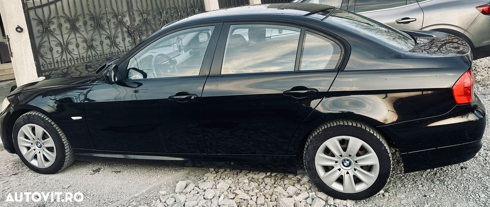 BMW 3 Series 2009 photo 2