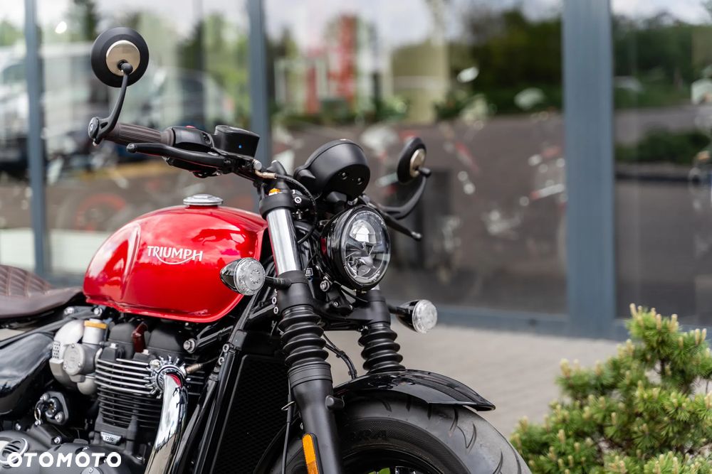Triumph Bonneville Bobber - 6