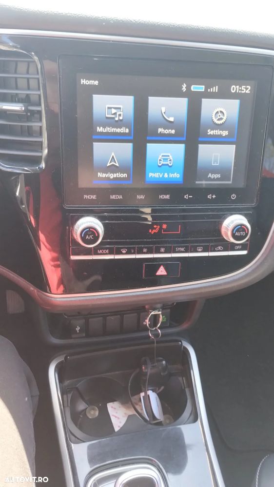 Mitsubishi Outlander ver-2-4-4wd-plug--in-hybrid - 2