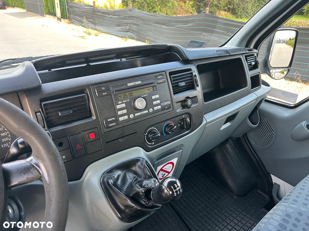 Ford Transit - 12