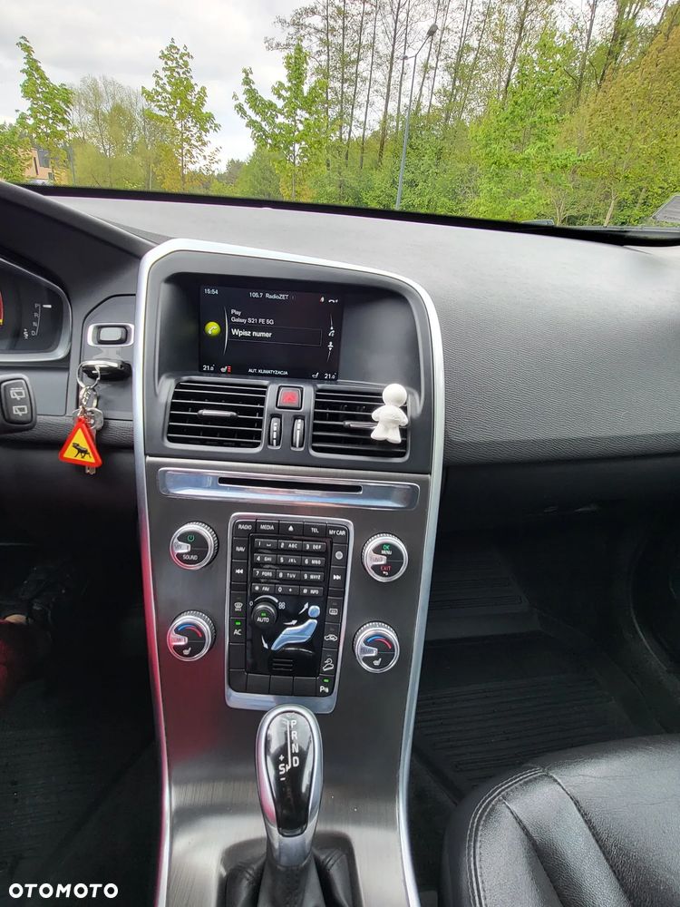 Volvo XC 60 D5 AWD Geartronic Summum - 5