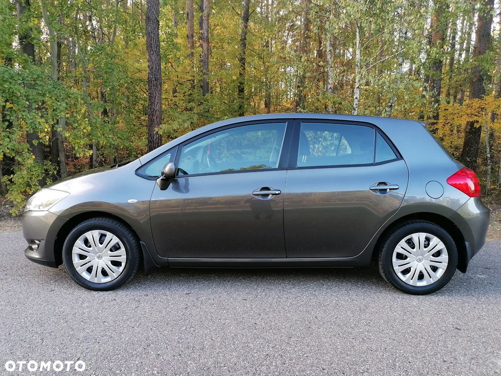 Toyota Auris - 2