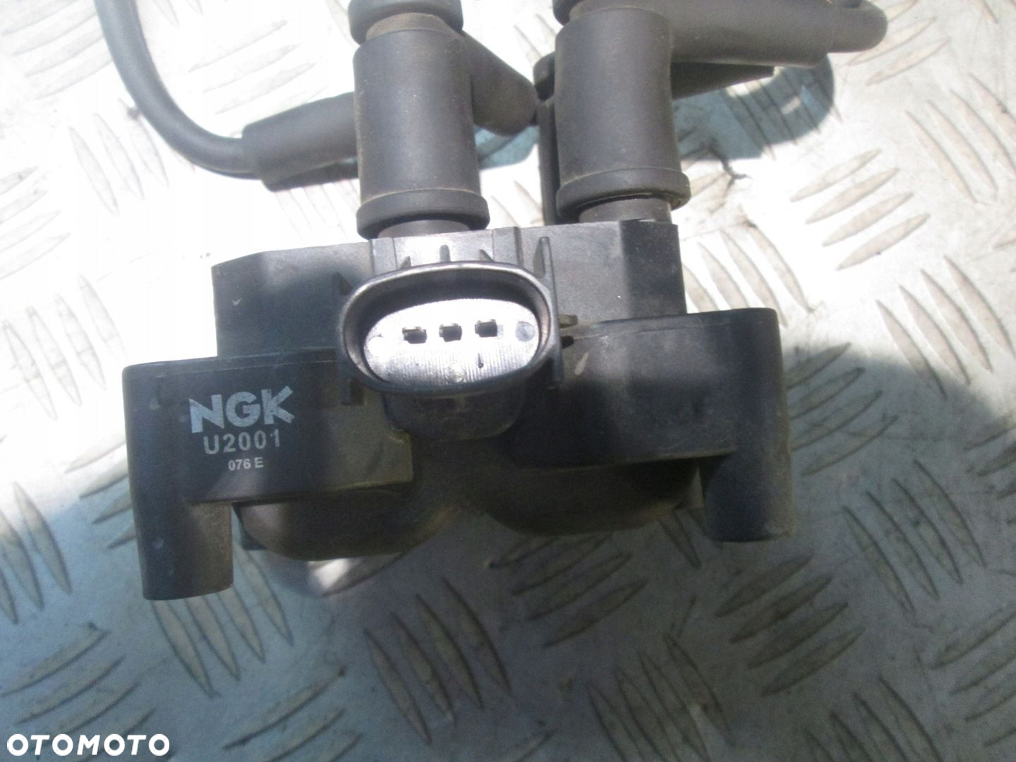 CEWKA ZAPŁONOWA FORD FUSION NGK U2001 - 2