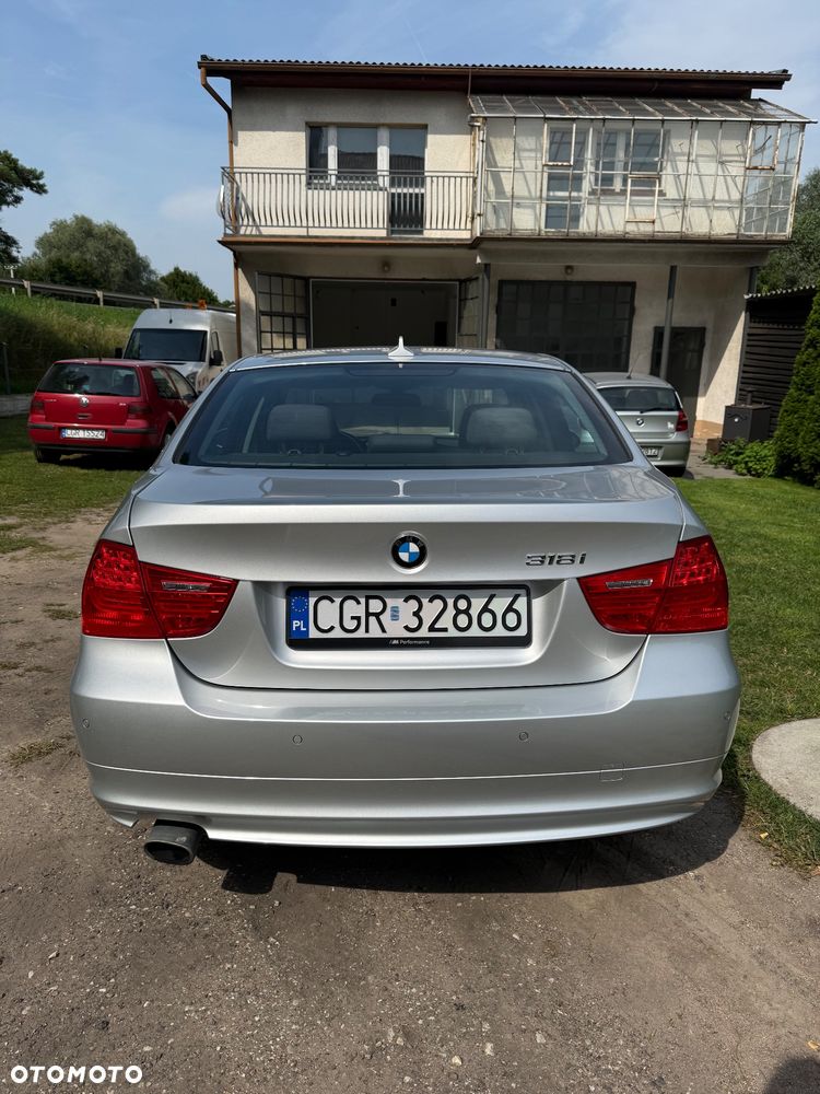 BMW Seria 3 318i - 9