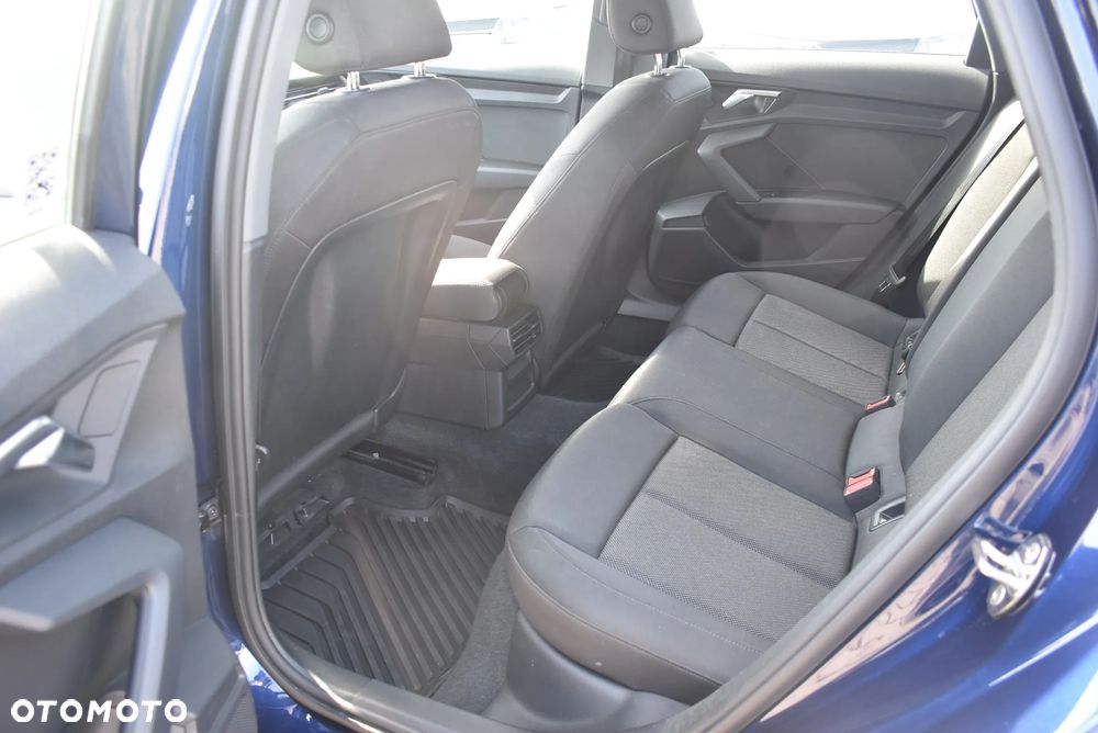 Audi A3 Sportback 30 TDI S tronic - 11