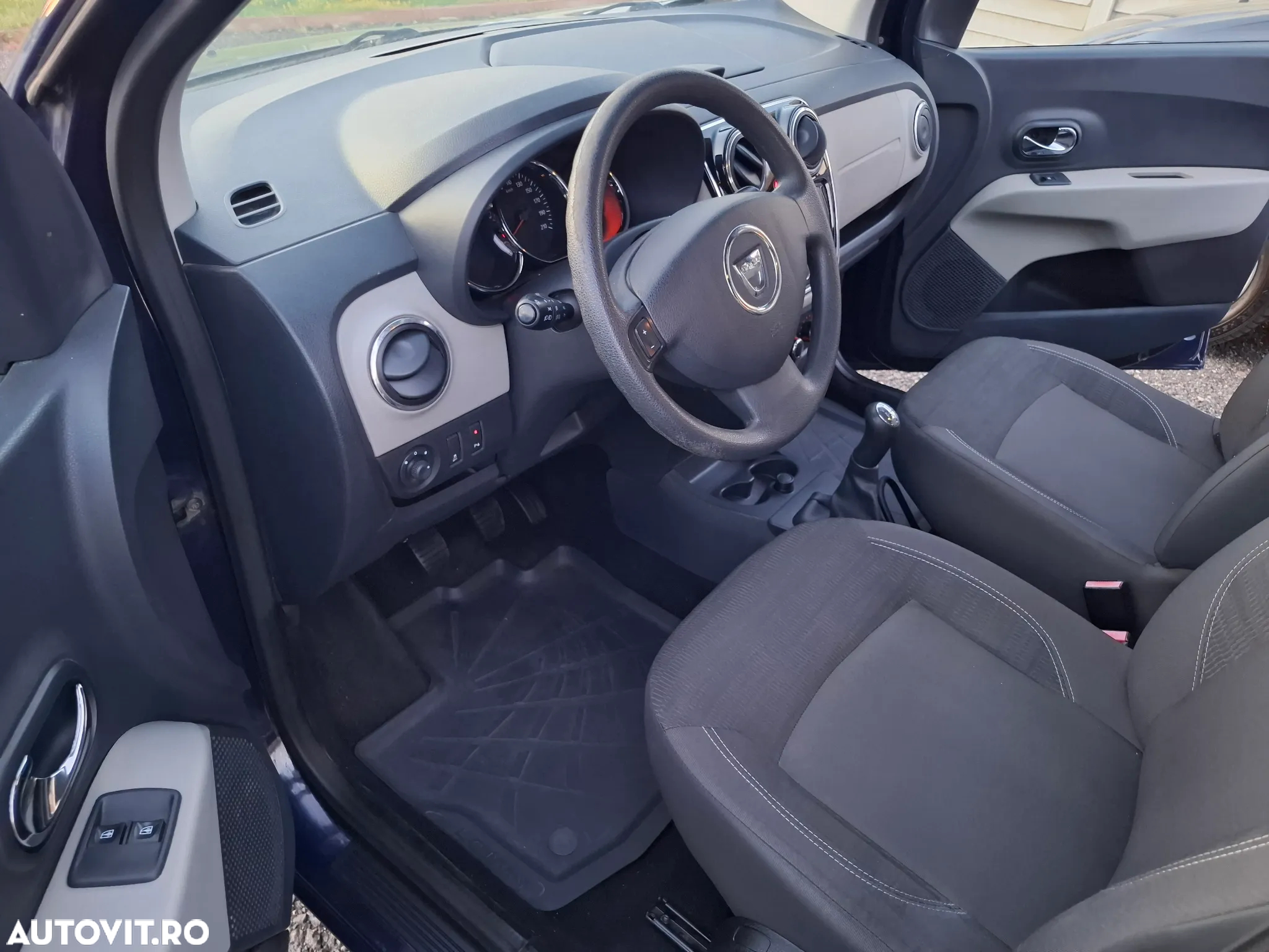 Dacia Lodgy 1.5 dCi 90 CP Laureate - 5