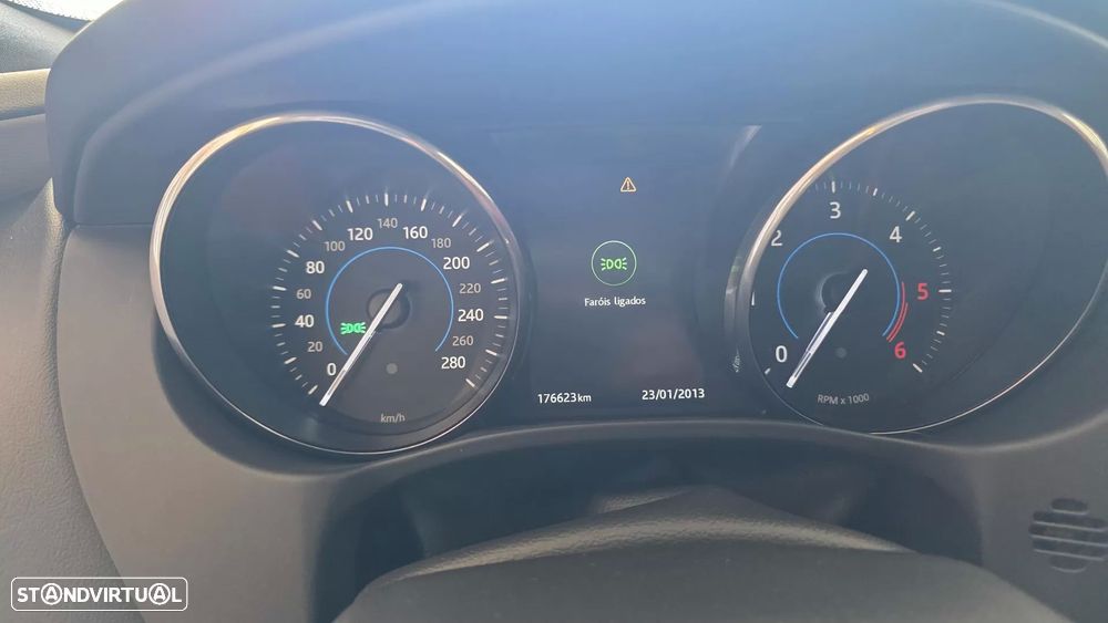 Jaguar XE 2.0 D R-Sport - 41