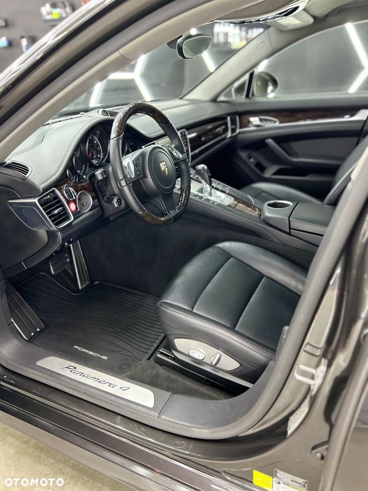 Porsche Panamera 4 PDK - 15