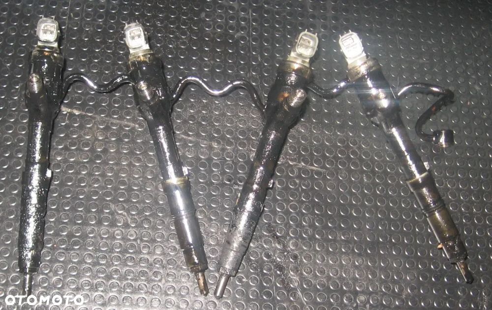 23670-27020 wtrysk wtryski 2.0 D4D AVENSIS T25 COROLLA  E12 4 PINY - 1