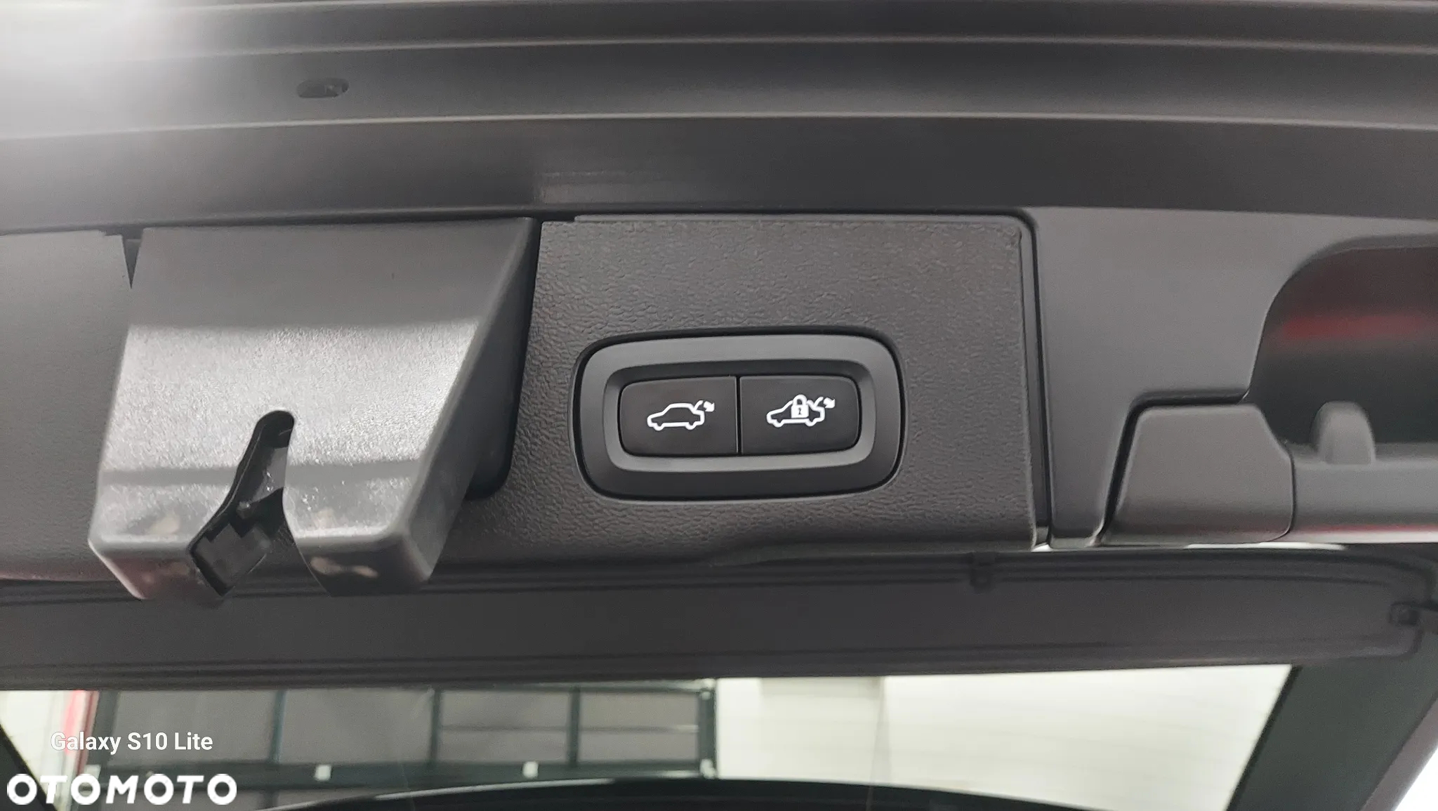 Volvo XC 60 B4 D Plus Dark - 11