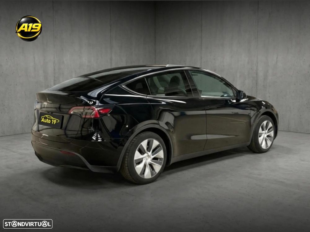 Tesla Model Y RWD - 2