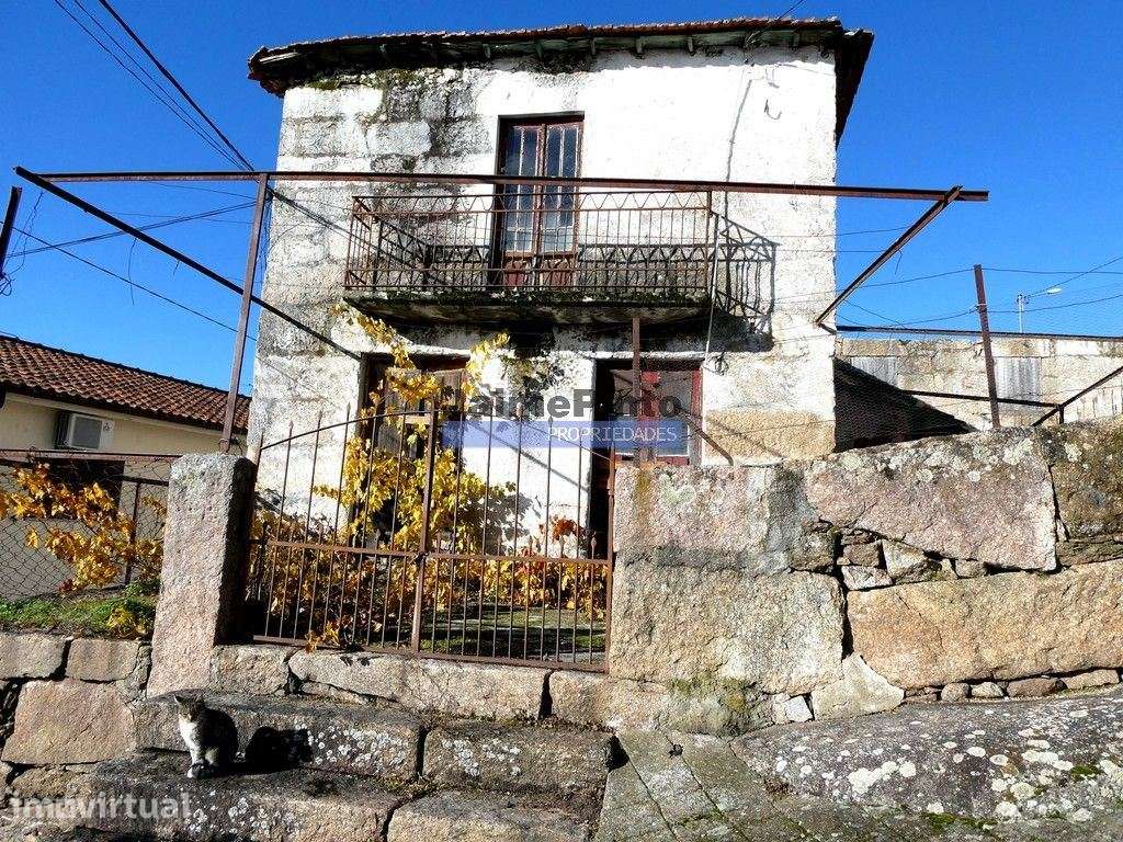 Casas em Ruína contiguadas na Zona Histórica de Vidago. Portugal, C... - Grande imagem: 4/7