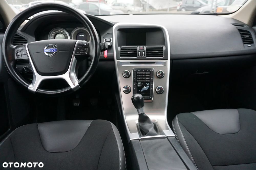 Volvo XC 60 D4 Momentum - 12