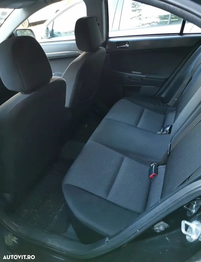 Mitsubishi Lancer Sportback 1.8 DID Intense A06 - 8