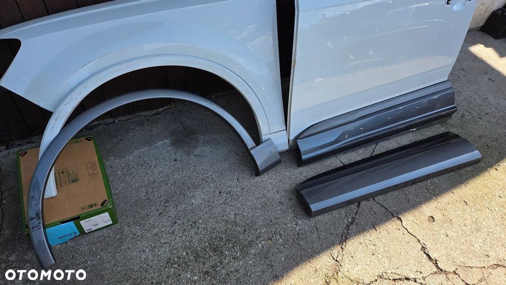 Drzwi lewe błotnik listwa przód Audi Q7 4M - 3